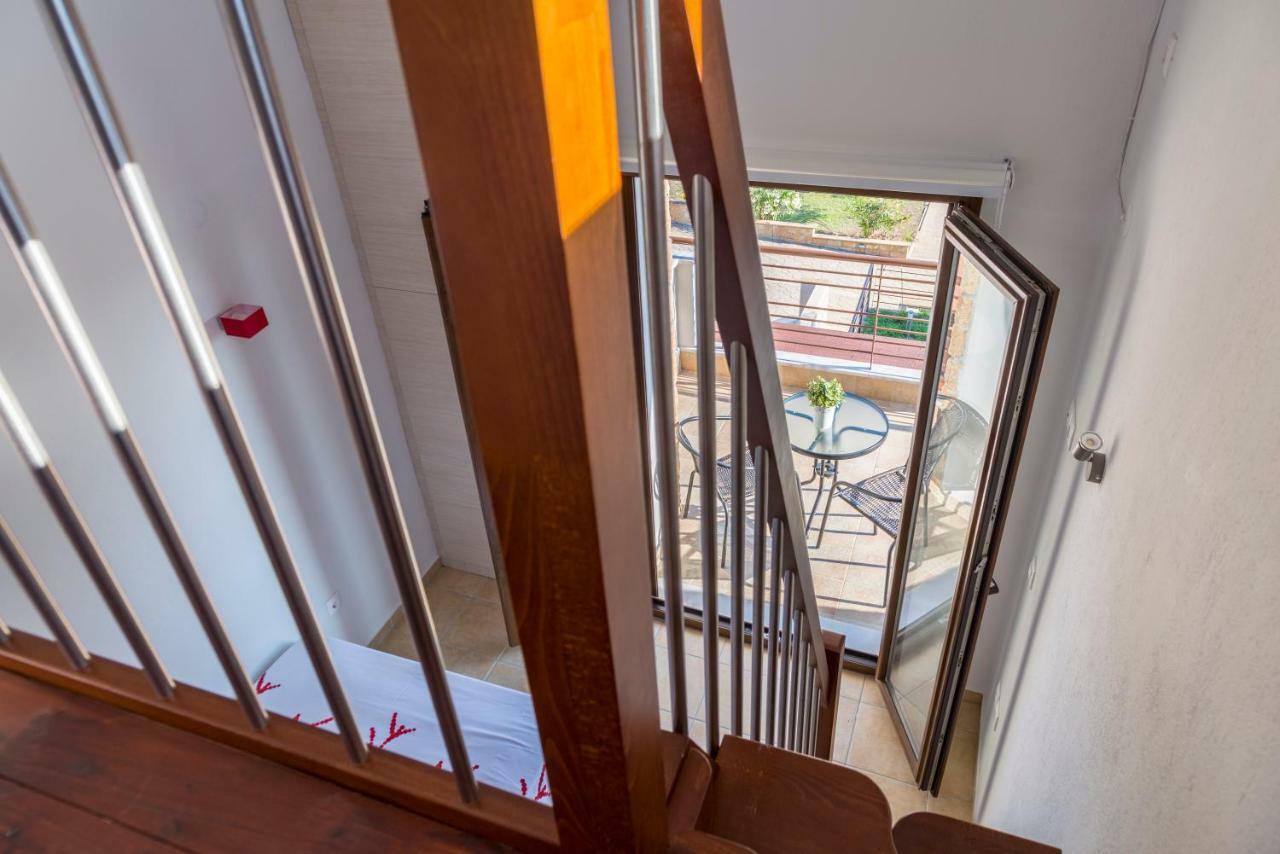 Villa Kristin 2 - 2Min Walk To Great Sandy, Shallow Beach Никити Екстериор снимка