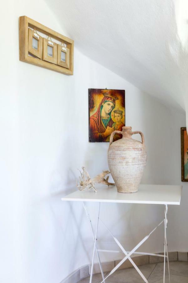 Villa Kristin 2 - 2Min Walk To Great Sandy, Shallow Beach Никити Екстериор снимка