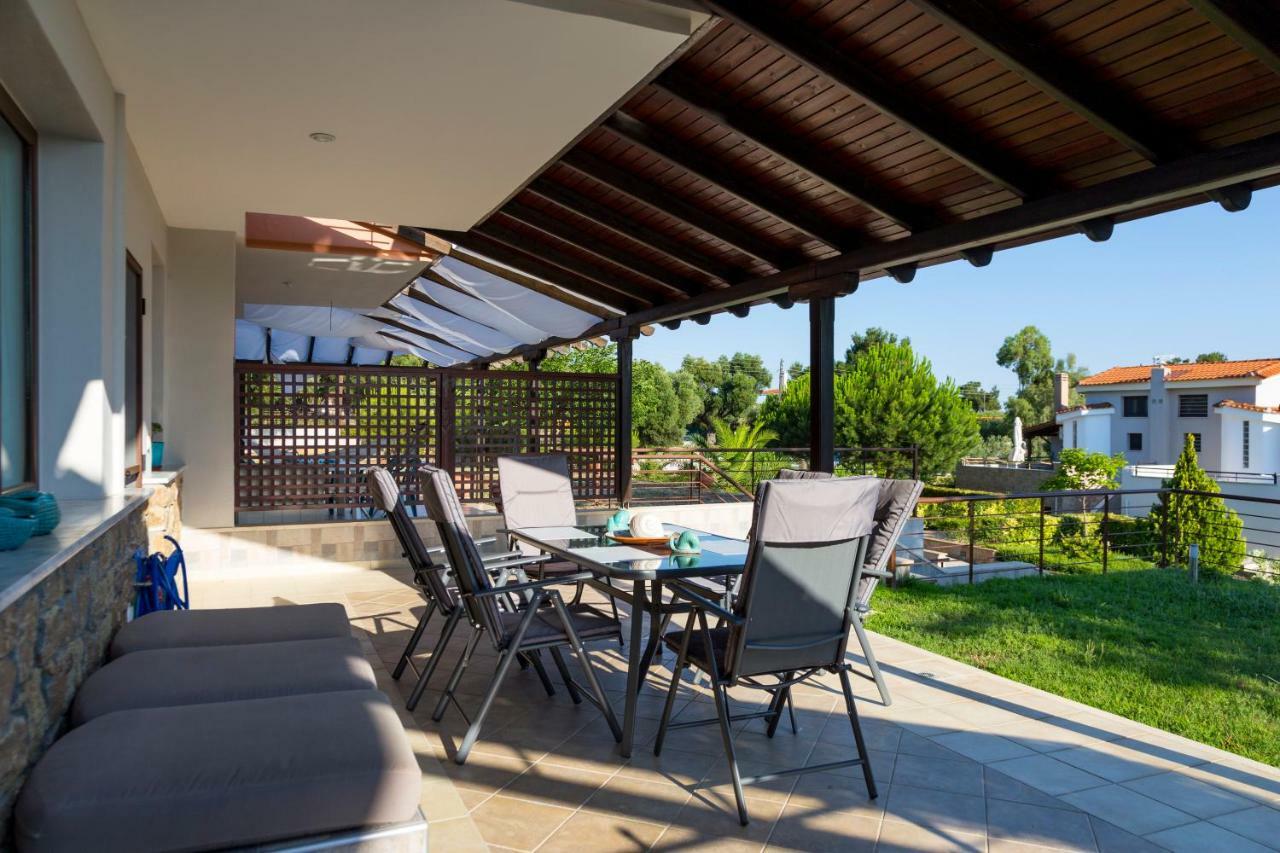 Villa Kristin 2 - 2Min Walk To Great Sandy, Shallow Beach Никити Екстериор снимка